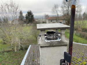 Photo de galerie - Mise en conformité d’un conduit avec raccordement au poêle 