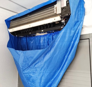 Photo de galerie - Je réalise le nettoyage complet de l’unité intérieure : filtres, évaporateur, turbine, bac à condensats et plastique