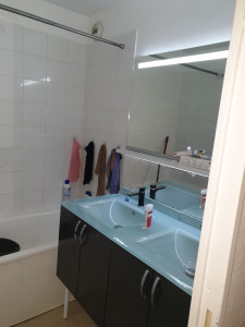 Photo de galerie - Installation d'un double vasque avec modification de la plomberie 