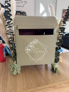 Photo de galerie - Boîte au lettre pour mariage 