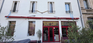 Photo de galerie - Dépose d'un strore banne de 12m d'un restaurant, réfection des ancrages puis pose définitive.