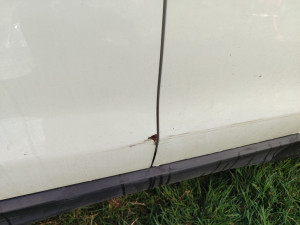 Photo de galerie - Carrosserie abîmée avant retouches 