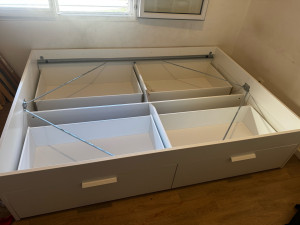 Photo de galerie - Lit IKEA BRIMES 2 places avec 4 tiroirs