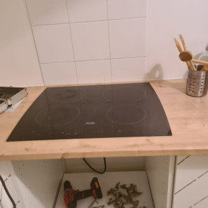 Photo de galerie - Decoupe plan de travail cuisine plaque de cuisson