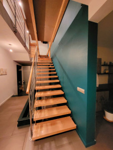 Photo de galerie - Mise en peinture cage d'escalier hauteur >5m