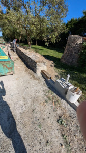 Photo de galerie - Réalisation d'un ban de mur en pierre gneiss schiste granit