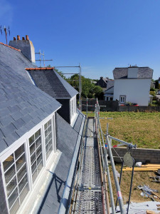 Photo de galerie - Toiture en ardoise sur la commune de Kergroes en Bretagne