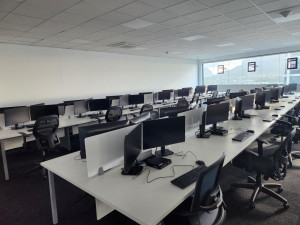 Photo de galerie - Installation et mise place ordinateur informatique 