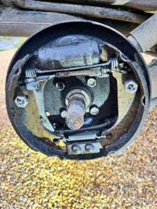 Photo de galerie - Changement mâchoire de frein et cylindre de roue 