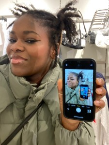 Photo de galerie - Moi fghhhkl