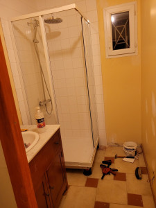 Photo de galerie - Remplacement cabine de douche contre un bac et du carrelage mural 