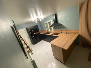 Photo de galerie - Montage d’une cuisine complète.