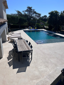 Photo de galerie - Poste de dallage piscine