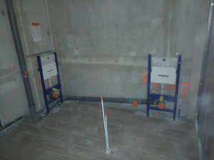 Photo de galerie - Pose et raccordement de bâti support Geberit
Mise en place d'attente pour de futurs évacuations : lavabo et MAL