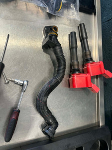 Photo de galerie - Remplacement durite valve pcv + bobine + bougie sur moteur 2.0 tsi 
