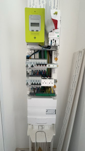 Photo de galerie - Tableau électrique neuf, conforme NF C 15-100, sécurisé et évolutif.