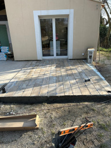 Photo de galerie - Pose carrelage en cours + faire dalle en béton,