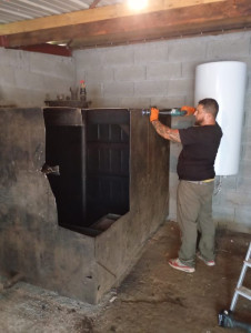 Photo de galerie - Dégazage et coupe d'une grosse cuve a fioul 