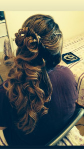 Photo de galerie - Coiffure semi lâchée 