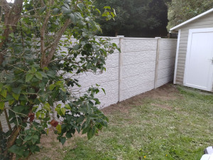 Photo de galerie - Clôture béton imitation pierre de Caen, double face