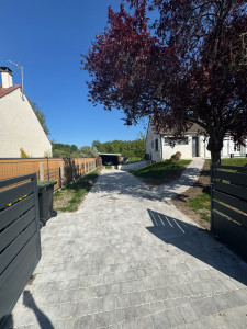 Photo de galerie - Création d’une allée en béton et remplacement du portail