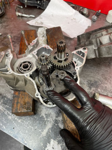 Photo de galerie - Réparation boîte à vitesse moto 