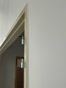 Photo de galerie - Peinture bâti de porte 