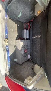 Photo de galerie - Montage caisson de basse 