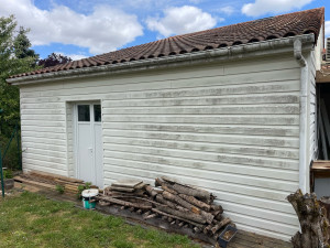 Photo de galerie - Bardage avant nettoyage