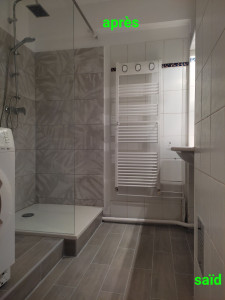 Photo de galerie - Carrelage au sol, nouveau bac à douche avec -10 cm de
hauteur, paroie, faïence, nouveau sèche serviette à la
place d'un radiateur, porte coulissante , des étages..