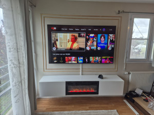 Photo de galerie - Montage meuble TV suspendus
Fixations TV 75 pouces
Décorations avec des baguettes en bois.