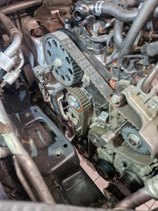 Photo de galerie - Remplacement distribution + pompe a eau avec remplacement flasque vilebrequin 
sur un 2.0L TDI VW Sportsvan 