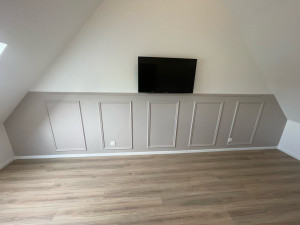 Photo de galerie - Pose de moulures murales + Peinture bicolore.