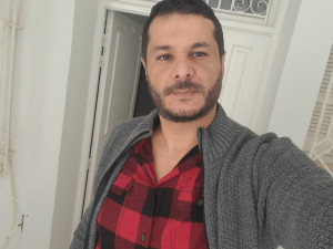 Photo de galerie - Je réalise vos travaux de peinture avec soin et précision : murs, plafonds, boiseries, etc