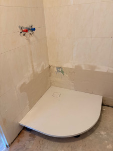 Photo de galerie - Remplace une baignoire par un bac à douche quart cercle 
