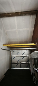 Photo de galerie - Dépose et isolation garage avec sous couche et création d'une mezzanine de rangement 