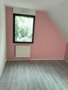 Photo de galerie - Peinture d'un mur d'une chambre 