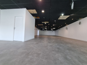 Photo de galerie - Pose toile de verre et peinture magasin 
⭐️⭐️⭐️