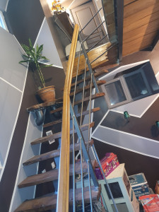 Photo de galerie - Création de la pièce 
escalier peinture carrelage...
