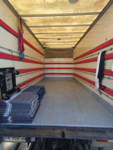 Photo de galerie - Fourgon 20m3 hayon disponible avec matériel de protection pour vos déménagements.