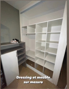 Photo de galerie - Dressing encastré + meuble sur mesure
