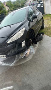 Photo de galerie - Entretien courant des véhicules, passage à la valise…