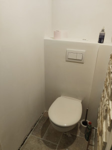 Photo de galerie - Installation toilette suspendu 