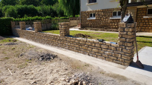 Photo de galerie - Création d'un muret en pierre naturel