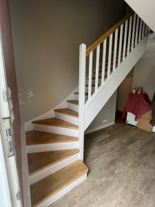 Photo de galerie - Mise en peinture escalier 2 couches blanc glycéro 