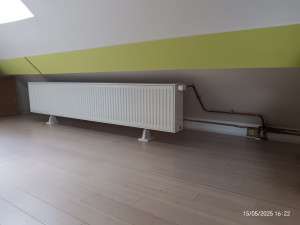 Photo de galerie - Pose de radiateur sur pied dans combles