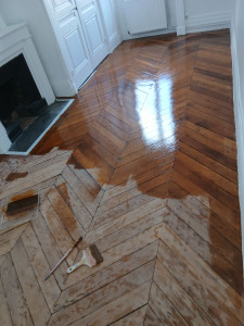 Photo de galerie - Décape le sol et après vernis 