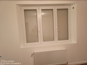 Photo de galerie - Jambage de fenêtre, pose des radiateurs et raccordement en multicouches