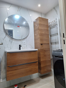 Photo de galerie - Pose meuble vasque-armoire-miroir salle de bain 