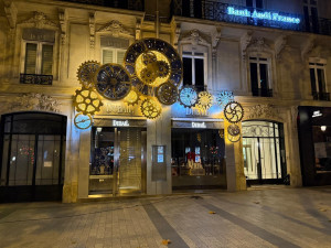 Photo de galerie - Installation luminaire de décoration Noel. 